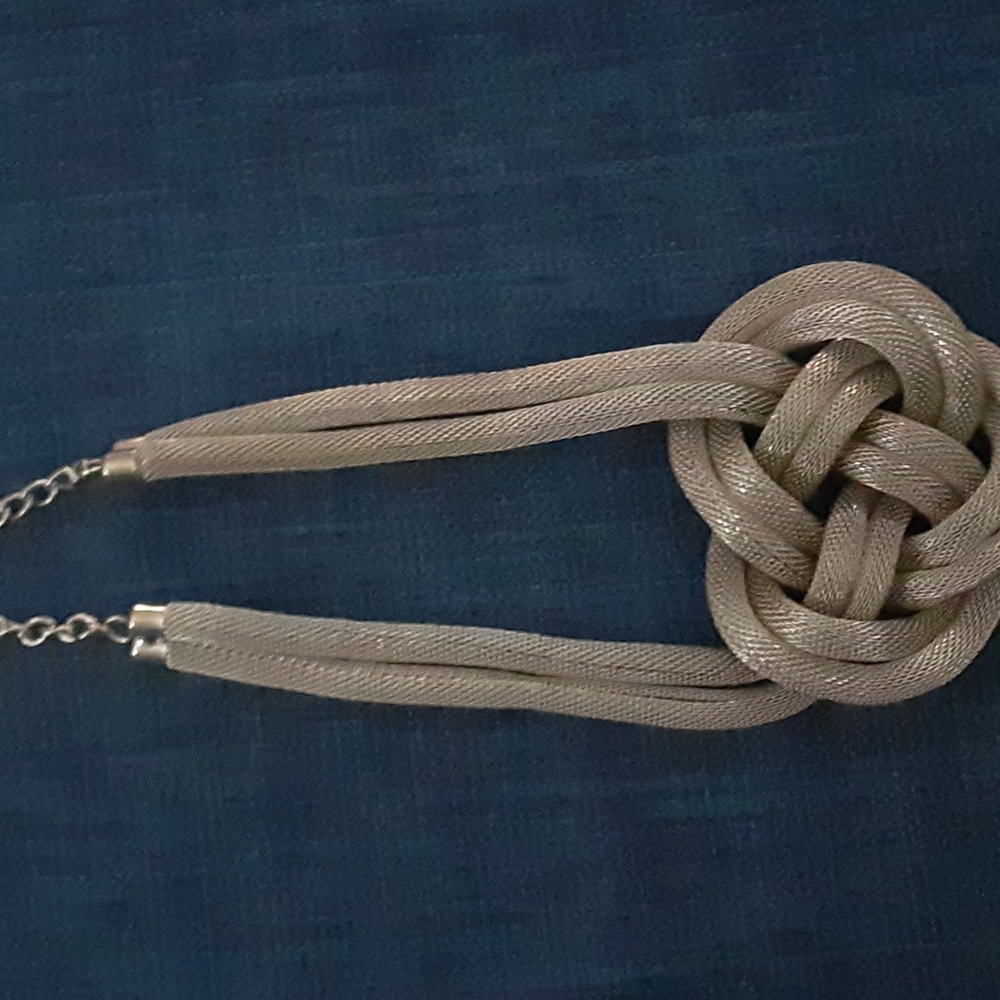 Necklace - Picture 2 of 3